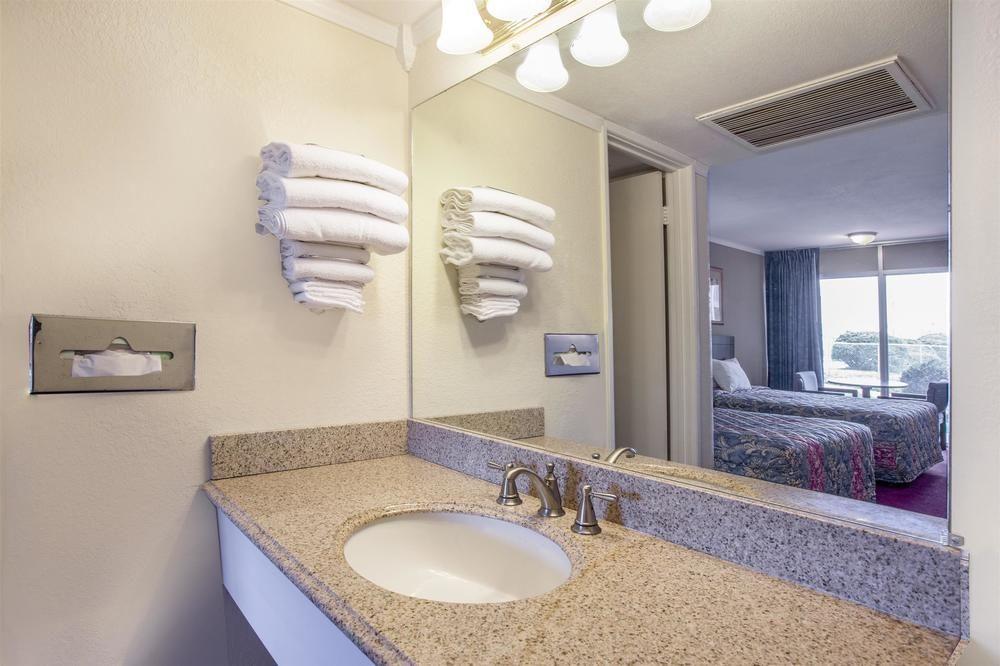 Americas Best Value Inn St. Joseph At I-29 Eksteriør billede